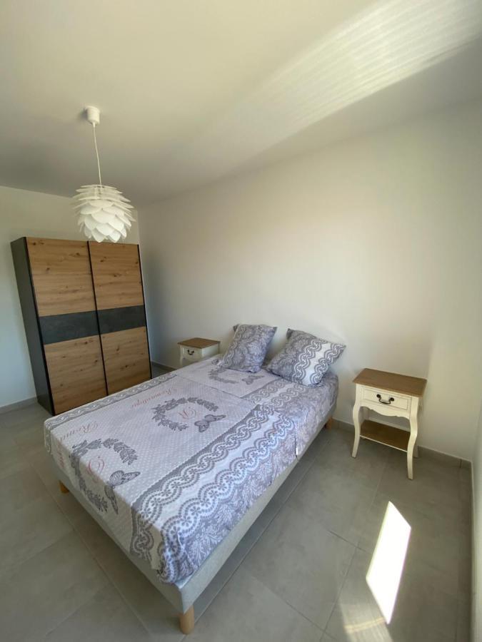 Appartement Isle Sur La Sorgue Л'Іль-сюр-ла-Сорг Екстер'єр фото
